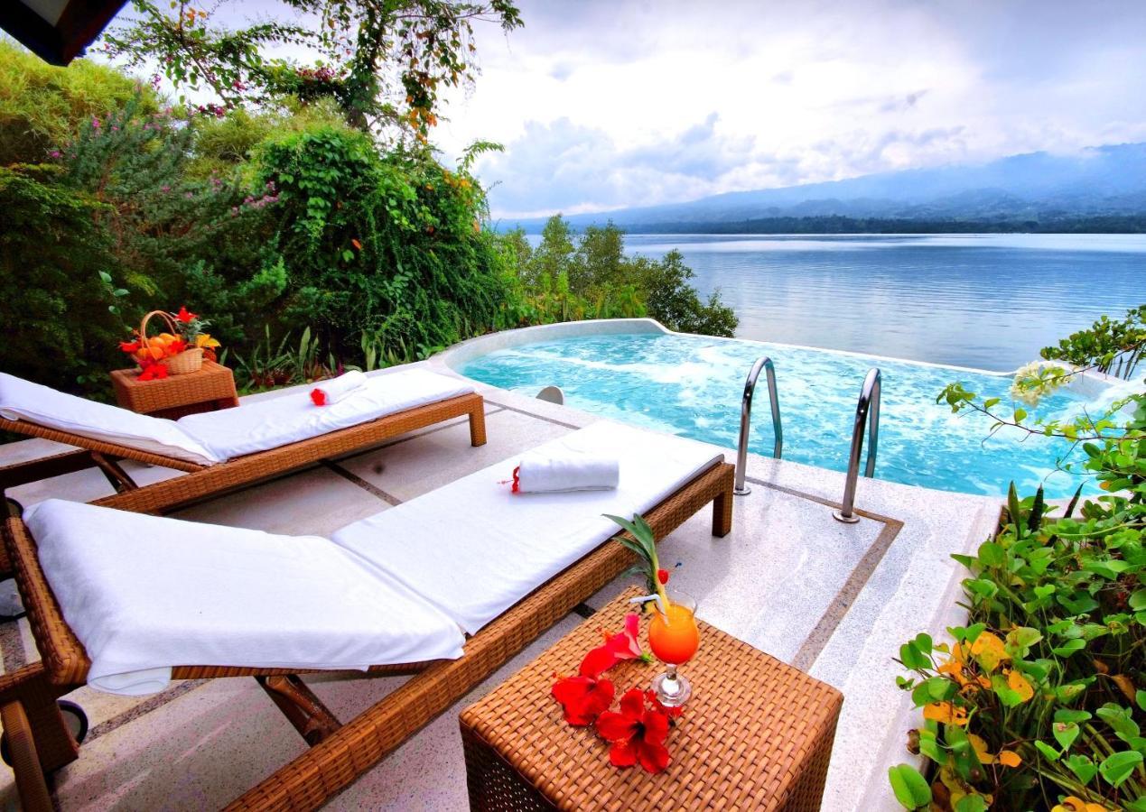 Badian Island Wellness Resort Exteriör bild